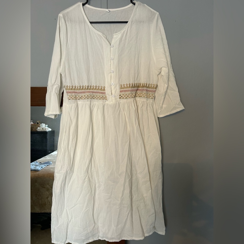 Chic White Midi Dress with Embroidered Detail
